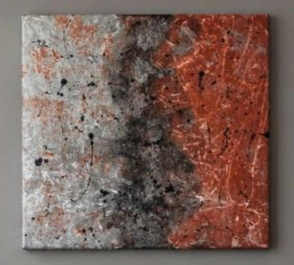 Abstraktes Bild in Silber, Grau und Kupferrot mit schwarzen Farbspritzern, Beates Kunst